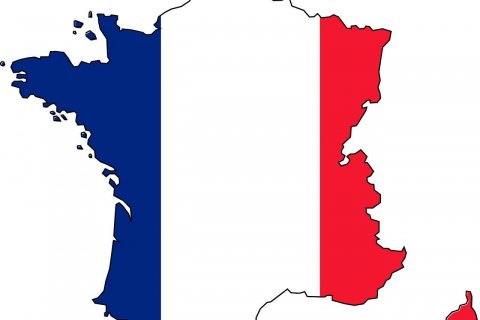Umriss Frankreich in den Farben der französischen Flagge